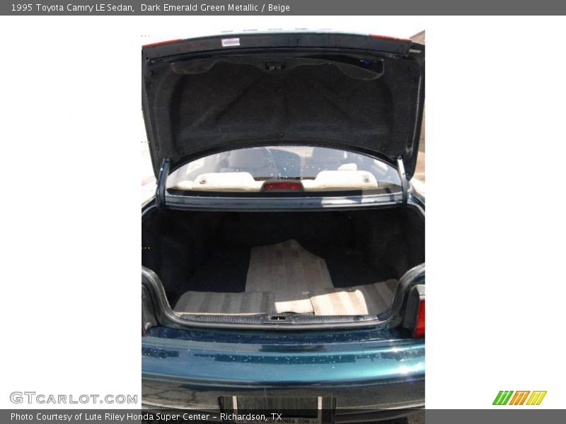 Dark Emerald Green Metallic / Beige 1995 Toyota Camry LE Sedan