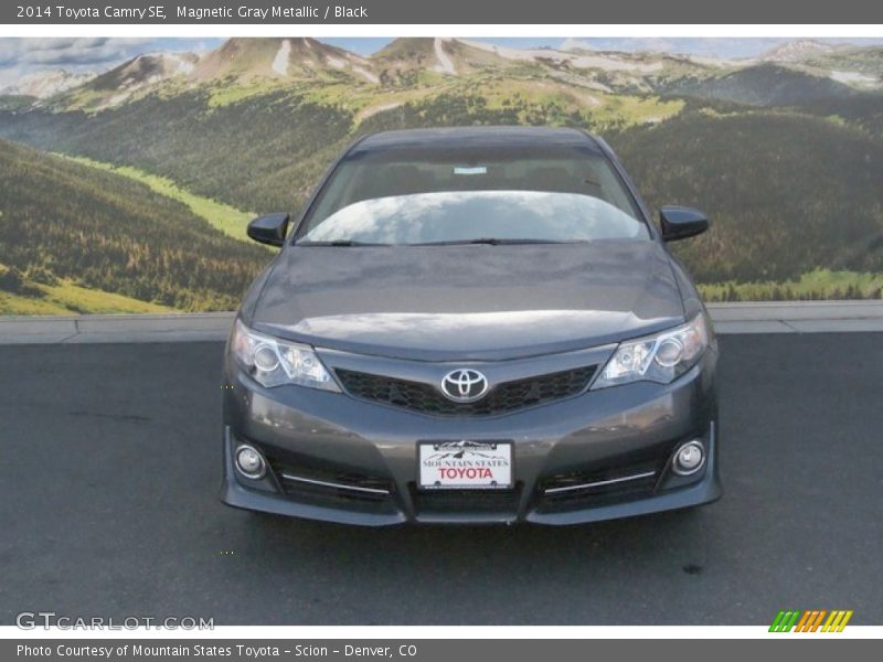 Magnetic Gray Metallic / Black 2014 Toyota Camry SE