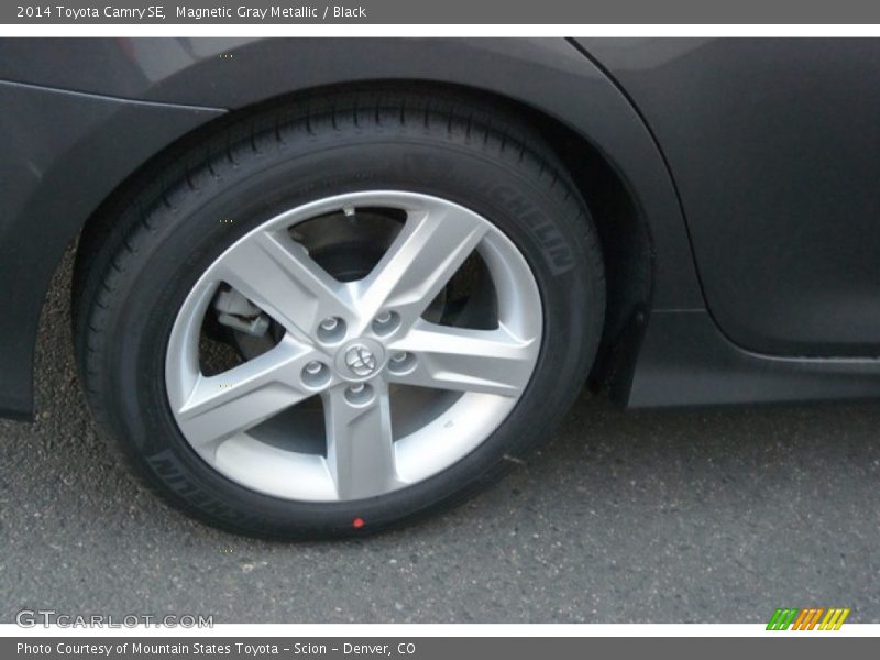 Magnetic Gray Metallic / Black 2014 Toyota Camry SE