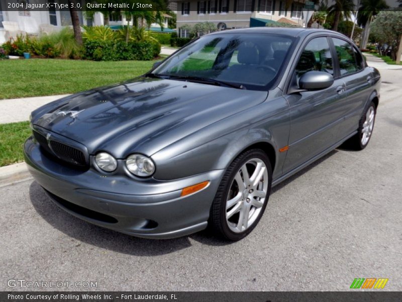 Front 3/4 View of 2004 X-Type 3.0