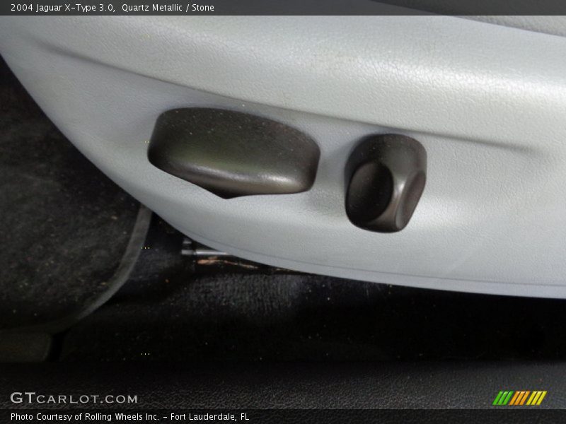 Quartz Metallic / Stone 2004 Jaguar X-Type 3.0