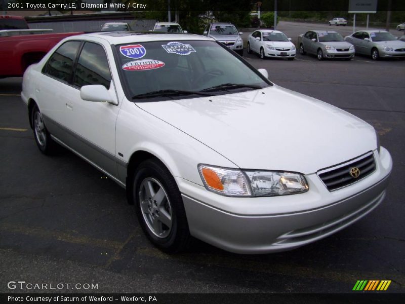 Diamond White / Gray 2001 Toyota Camry LE