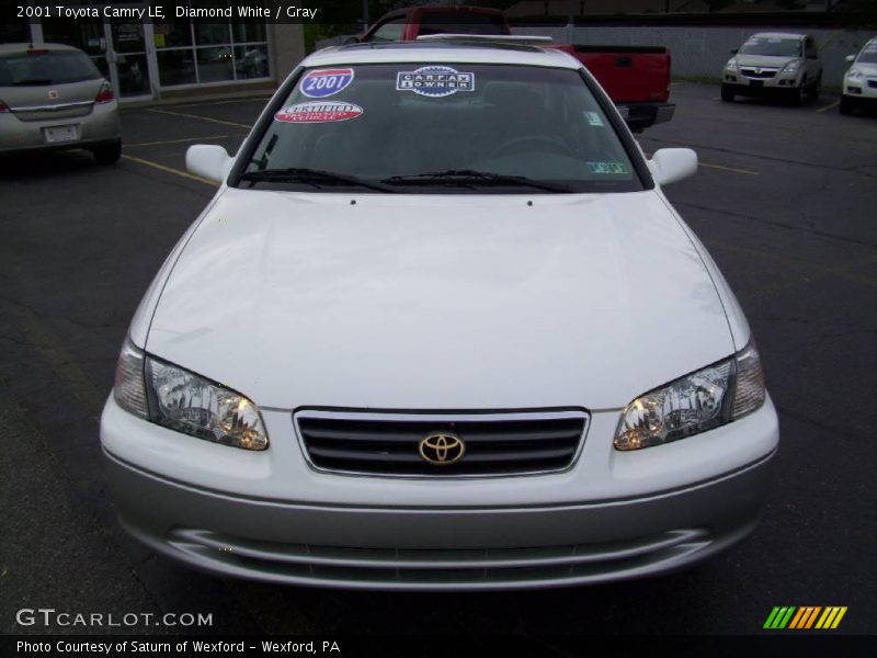 Diamond White / Gray 2001 Toyota Camry LE