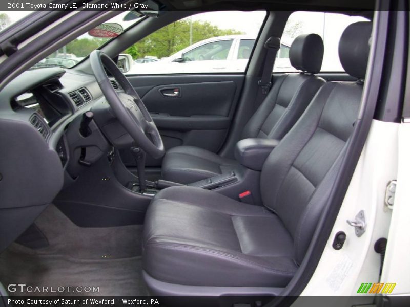 Diamond White / Gray 2001 Toyota Camry LE