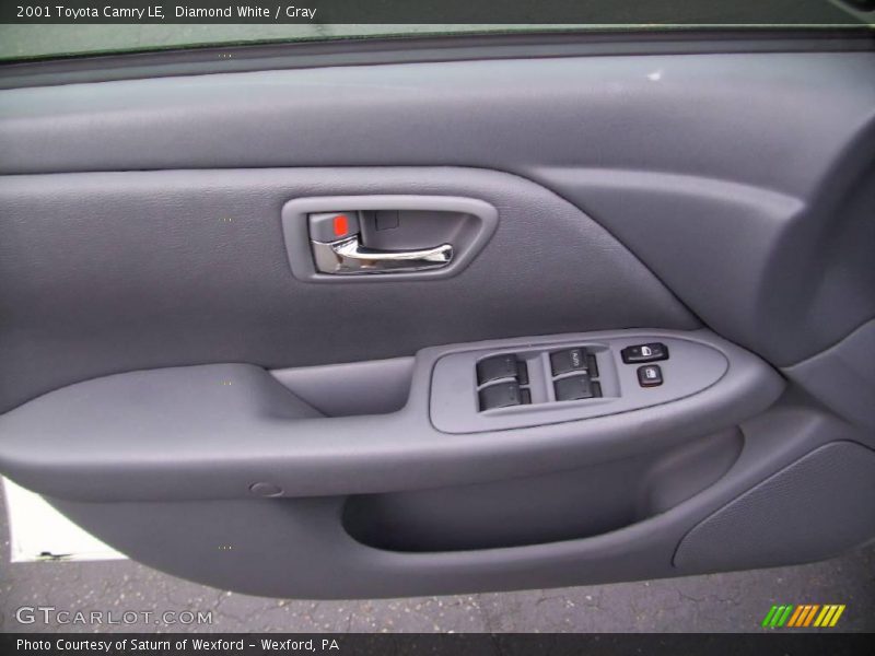 Diamond White / Gray 2001 Toyota Camry LE
