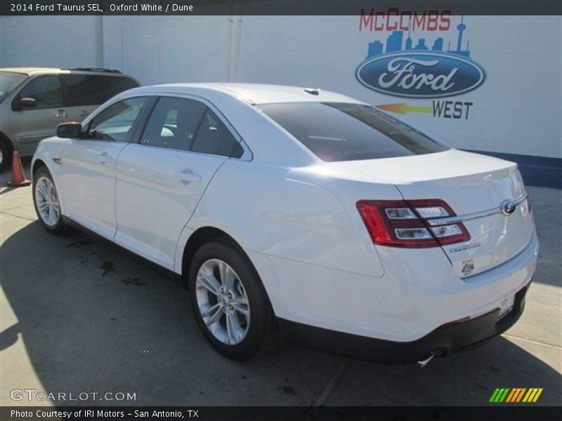 Oxford White / Dune 2014 Ford Taurus SEL