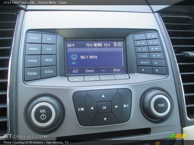 Oxford White / Dune 2014 Ford Taurus SEL
