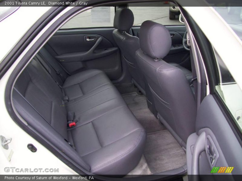 Diamond White / Gray 2001 Toyota Camry LE