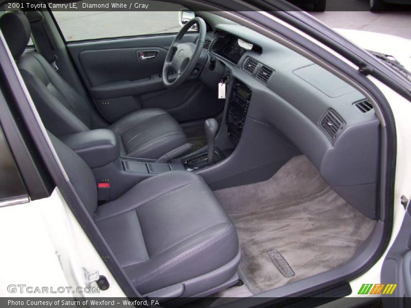 Diamond White / Gray 2001 Toyota Camry LE