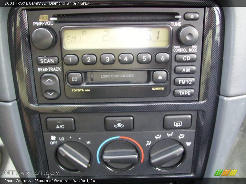 Diamond White / Gray 2001 Toyota Camry LE