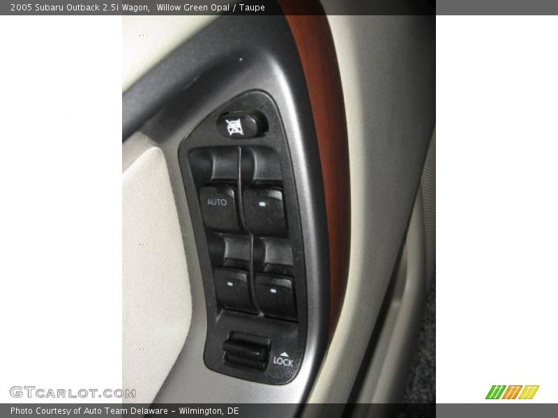 Willow Green Opal / Taupe 2005 Subaru Outback 2.5i Wagon