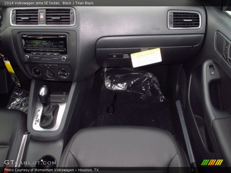 Black / Titan Black 2014 Volkswagen Jetta SE Sedan