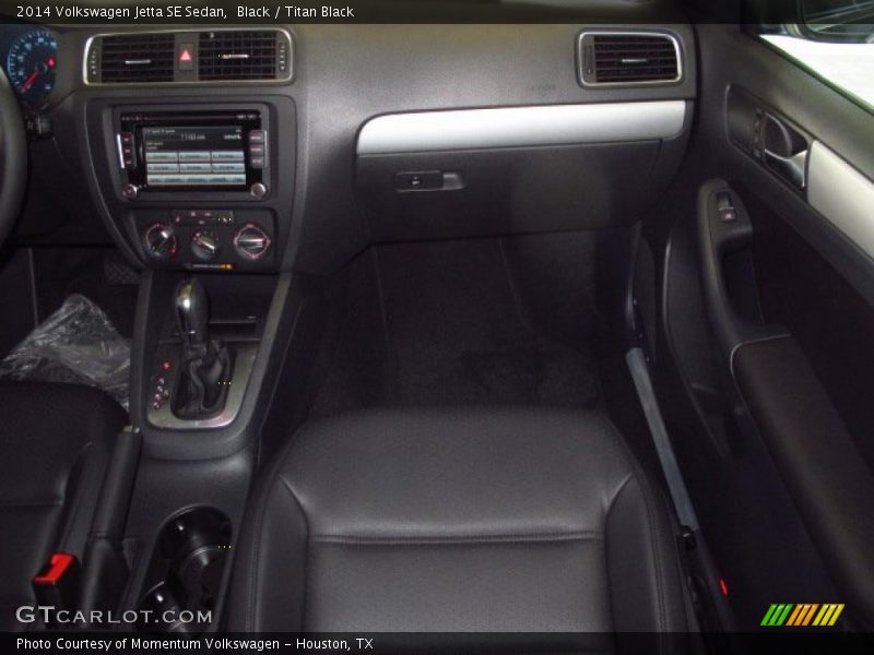 Black / Titan Black 2014 Volkswagen Jetta SE Sedan