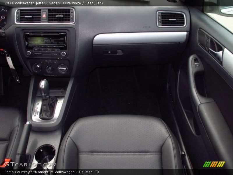Pure White / Titan Black 2014 Volkswagen Jetta SE Sedan