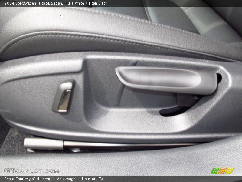 Pure White / Titan Black 2014 Volkswagen Jetta SE Sedan
