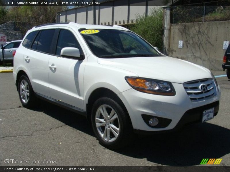 Frost White Pearl / Gray 2011 Hyundai Santa Fe SE AWD