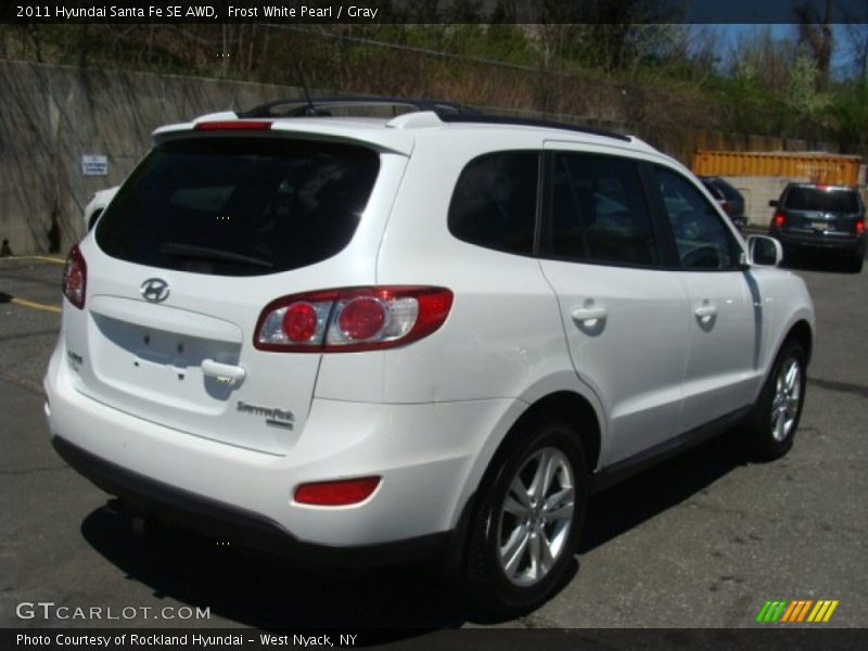 Frost White Pearl / Gray 2011 Hyundai Santa Fe SE AWD