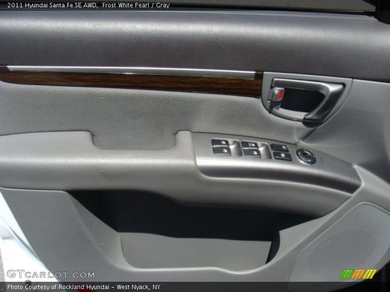 Frost White Pearl / Gray 2011 Hyundai Santa Fe SE AWD