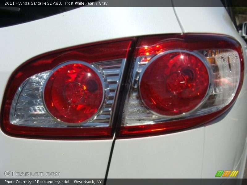 Frost White Pearl / Gray 2011 Hyundai Santa Fe SE AWD