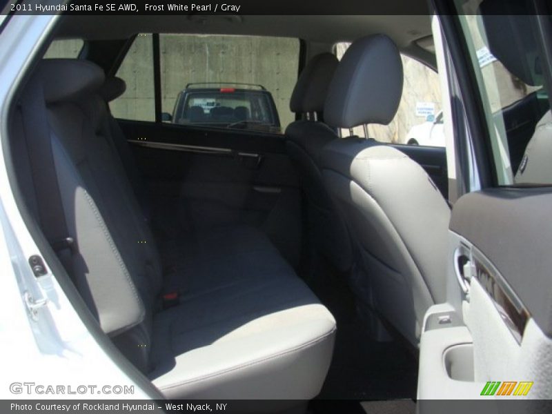 Frost White Pearl / Gray 2011 Hyundai Santa Fe SE AWD