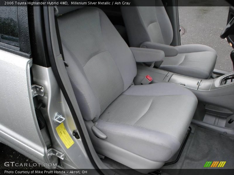 Millenium Silver Metallic / Ash Gray 2006 Toyota Highlander Hybrid 4WD