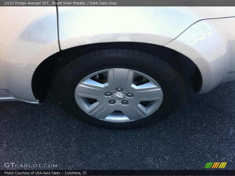 Bright Silver Metallic / Dark Slate Gray 2010 Dodge Avenger SXT
