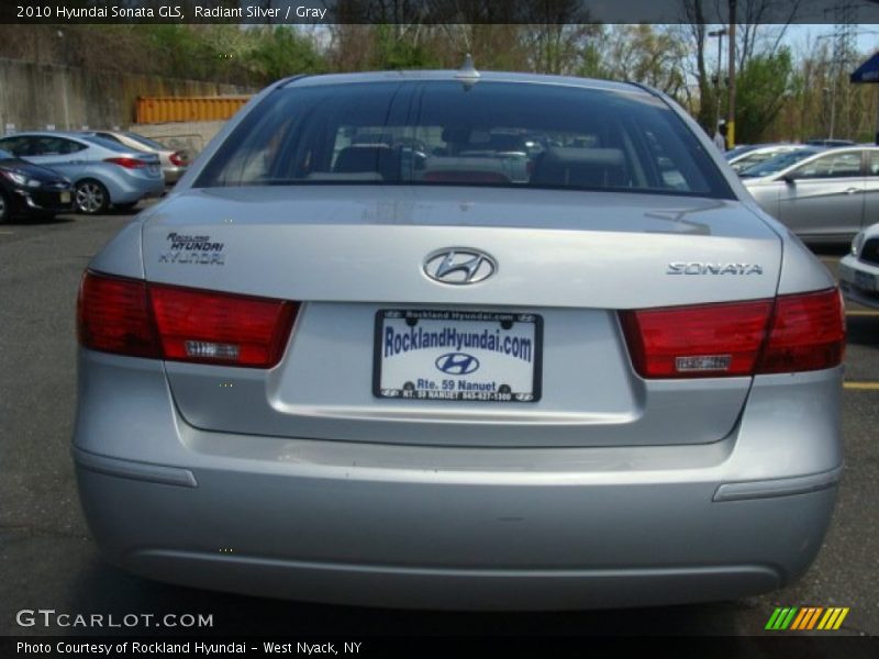 Radiant Silver / Gray 2010 Hyundai Sonata GLS