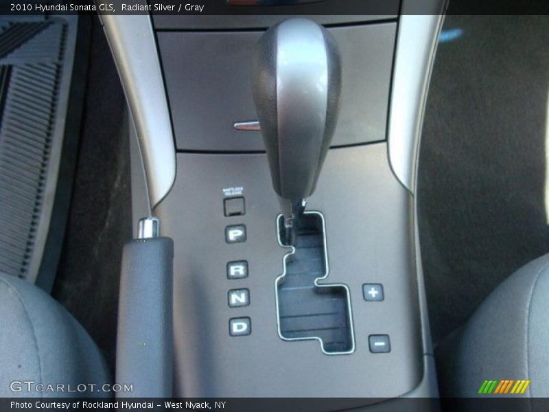 Radiant Silver / Gray 2010 Hyundai Sonata GLS