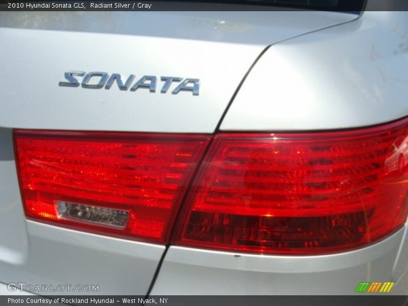 Radiant Silver / Gray 2010 Hyundai Sonata GLS