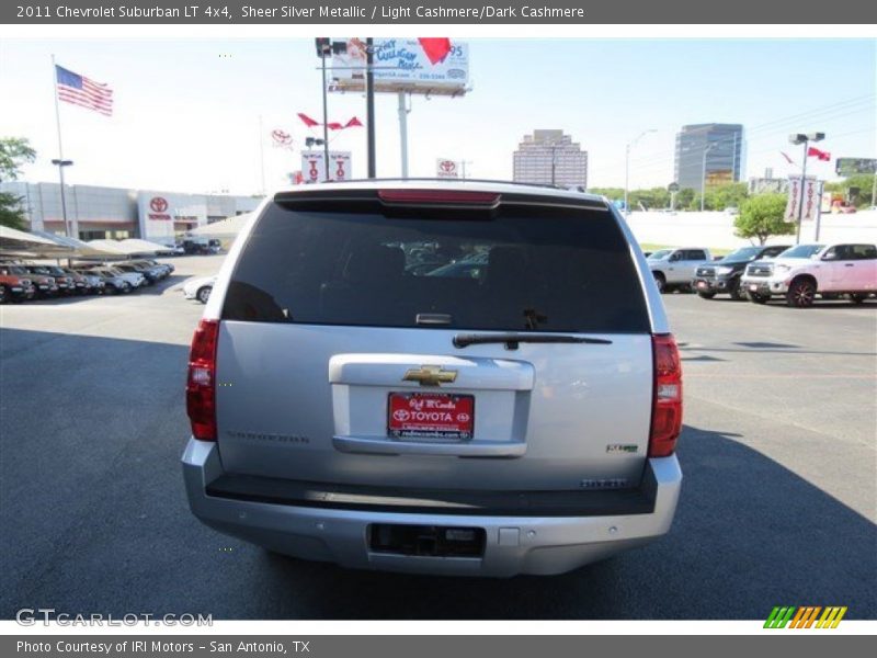 Sheer Silver Metallic / Light Cashmere/Dark Cashmere 2011 Chevrolet Suburban LT 4x4