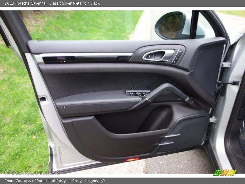 Classic Silver Metallic / Black 2013 Porsche Cayenne