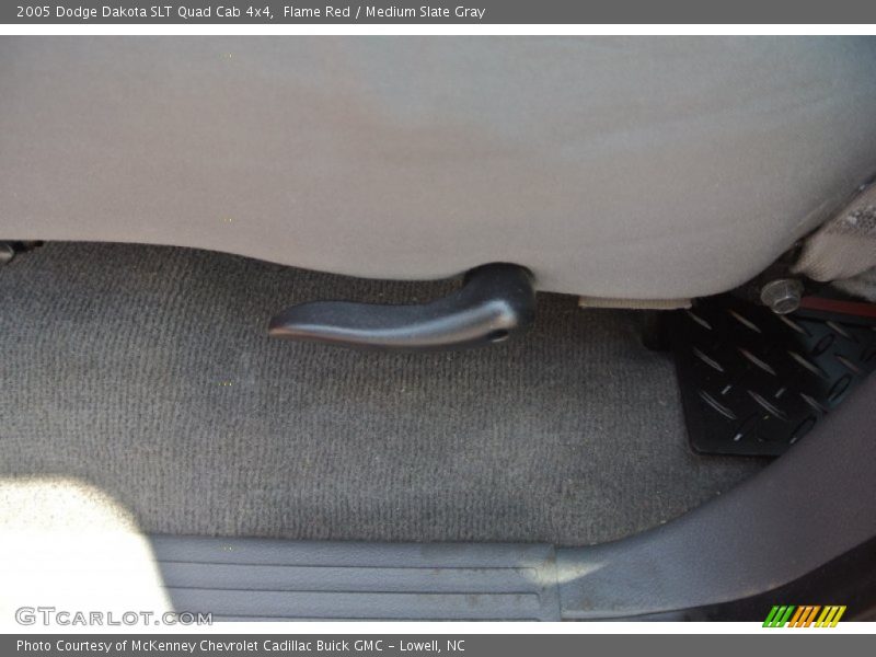 Flame Red / Medium Slate Gray 2005 Dodge Dakota SLT Quad Cab 4x4