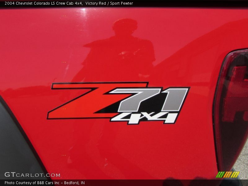 Victory Red / Sport Pewter 2004 Chevrolet Colorado LS Crew Cab 4x4