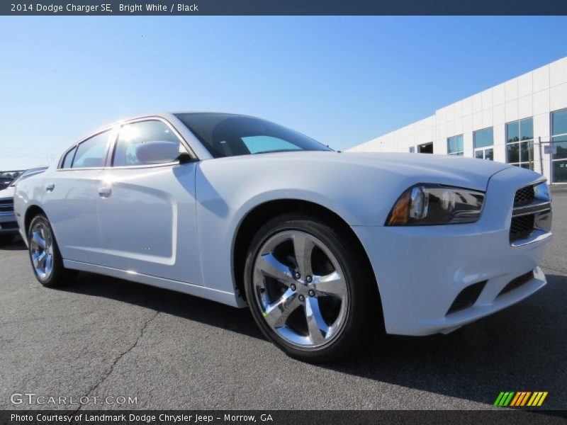 Bright White / Black 2014 Dodge Charger SE