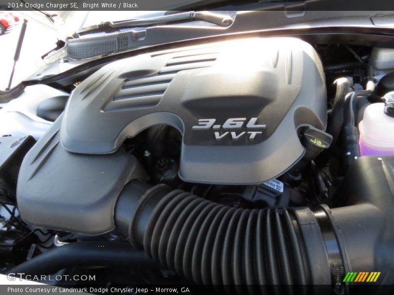 Bright White / Black 2014 Dodge Charger SE