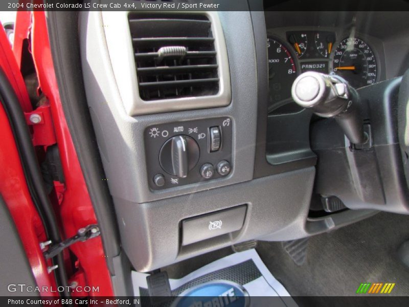 Victory Red / Sport Pewter 2004 Chevrolet Colorado LS Crew Cab 4x4
