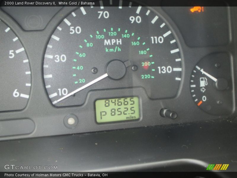 White Gold / Bahama 2000 Land Rover Discovery II