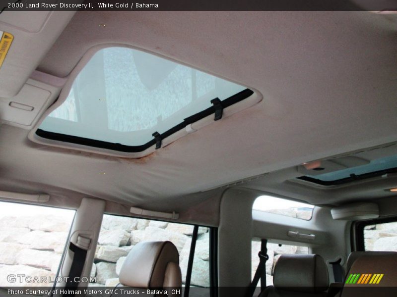 White Gold / Bahama 2000 Land Rover Discovery II