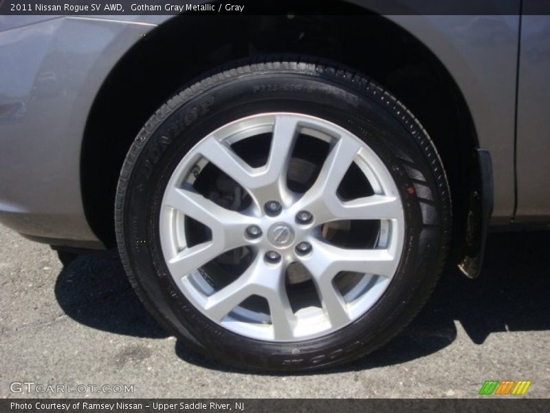 Gotham Gray Metallic / Gray 2011 Nissan Rogue SV AWD
