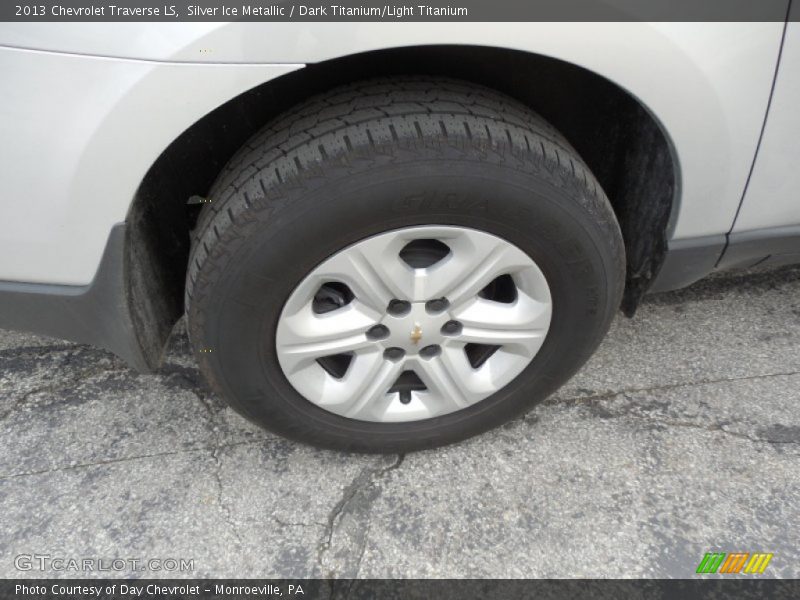 Silver Ice Metallic / Dark Titanium/Light Titanium 2013 Chevrolet Traverse LS