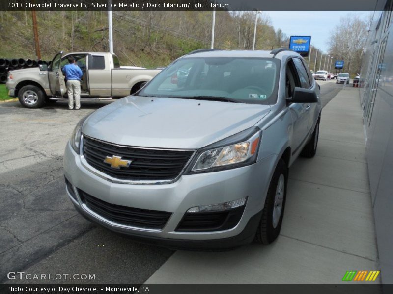 Silver Ice Metallic / Dark Titanium/Light Titanium 2013 Chevrolet Traverse LS