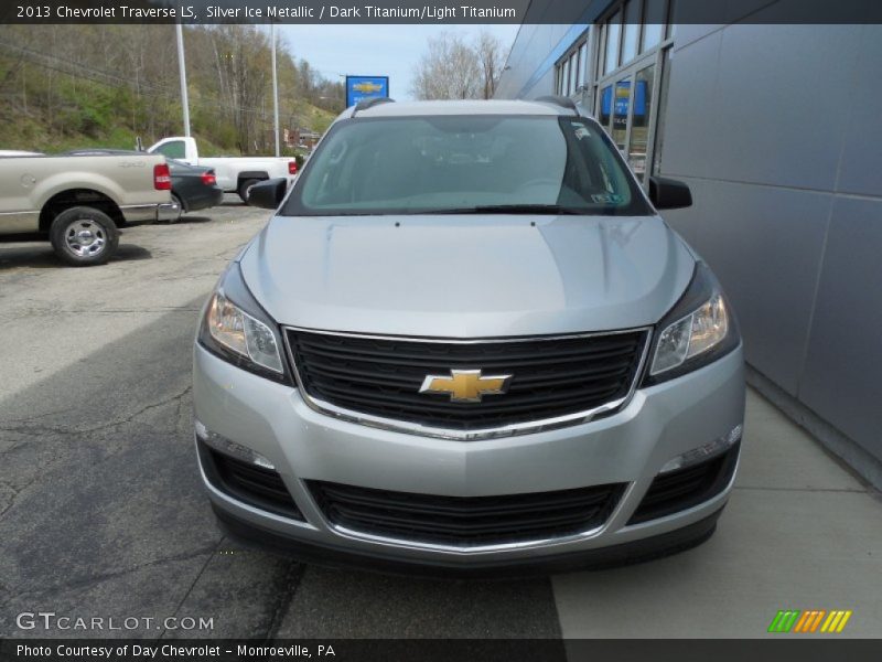 Silver Ice Metallic / Dark Titanium/Light Titanium 2013 Chevrolet Traverse LS