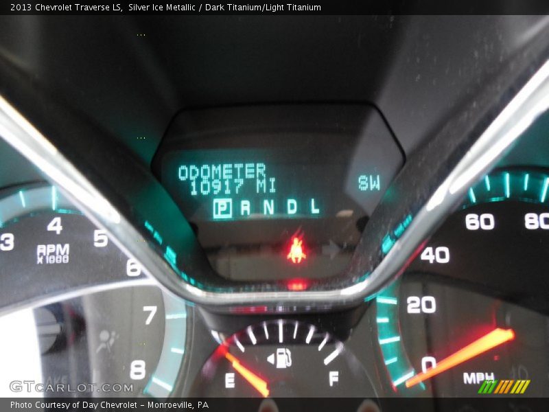 Silver Ice Metallic / Dark Titanium/Light Titanium 2013 Chevrolet Traverse LS