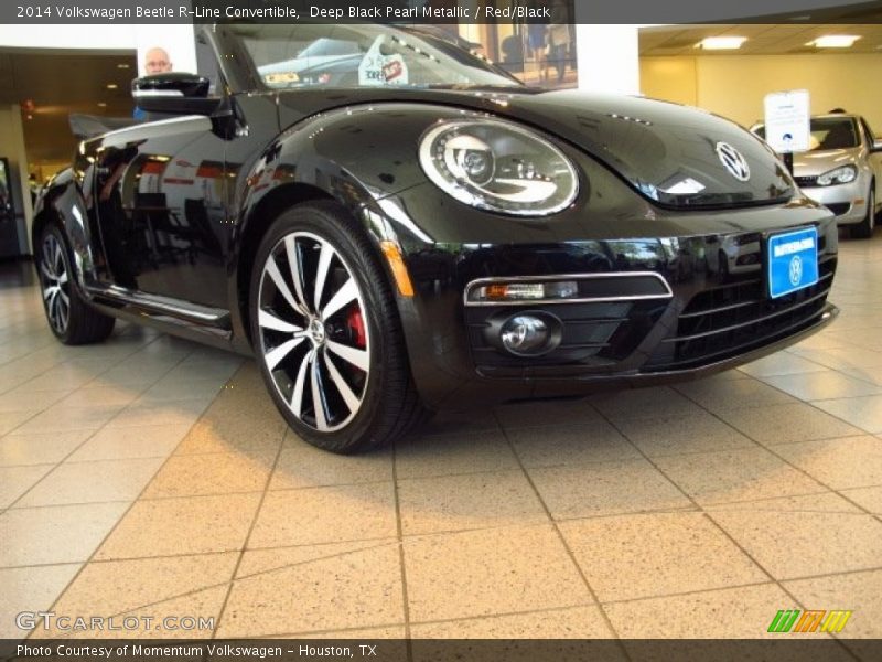 Deep Black Pearl Metallic / Red/Black 2014 Volkswagen Beetle R-Line Convertible