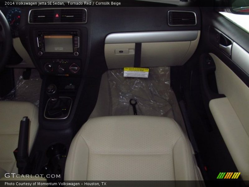 Tornado Red / Cornsilk Beige 2014 Volkswagen Jetta SE Sedan