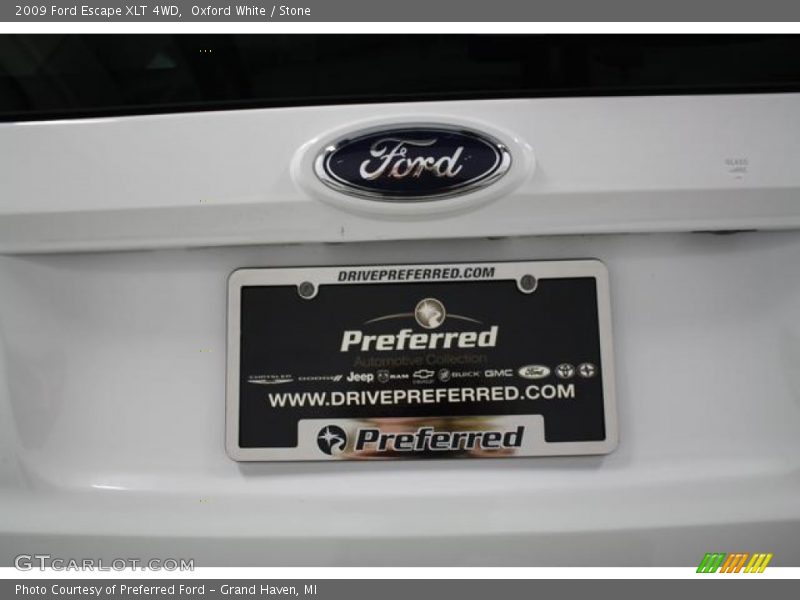 Oxford White / Stone 2009 Ford Escape XLT 4WD