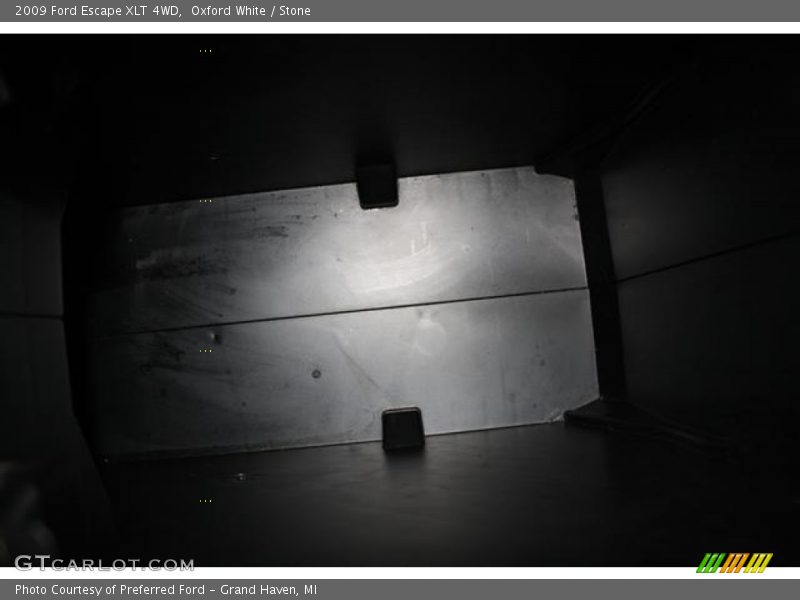 Oxford White / Stone 2009 Ford Escape XLT 4WD