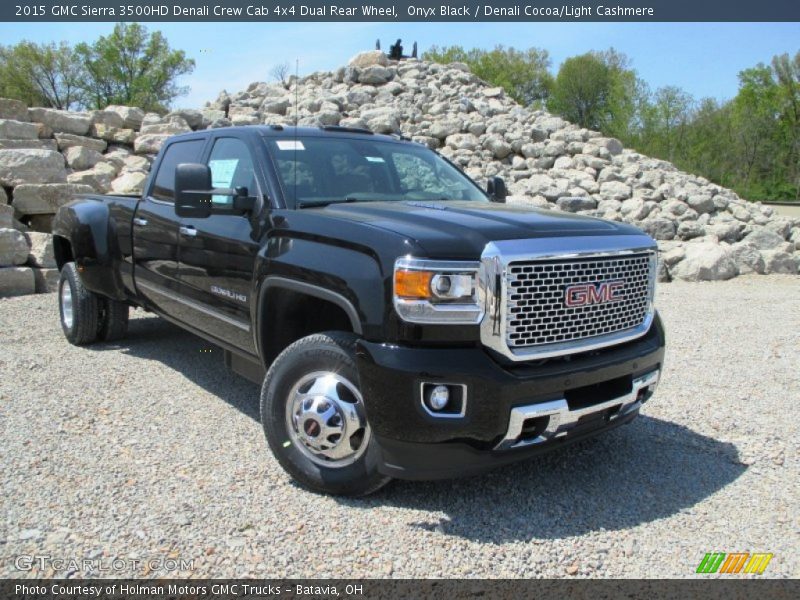 Front 3/4 View of 2015 Sierra 3500HD Denali Crew Cab 4x4 Dual Rear Wheel