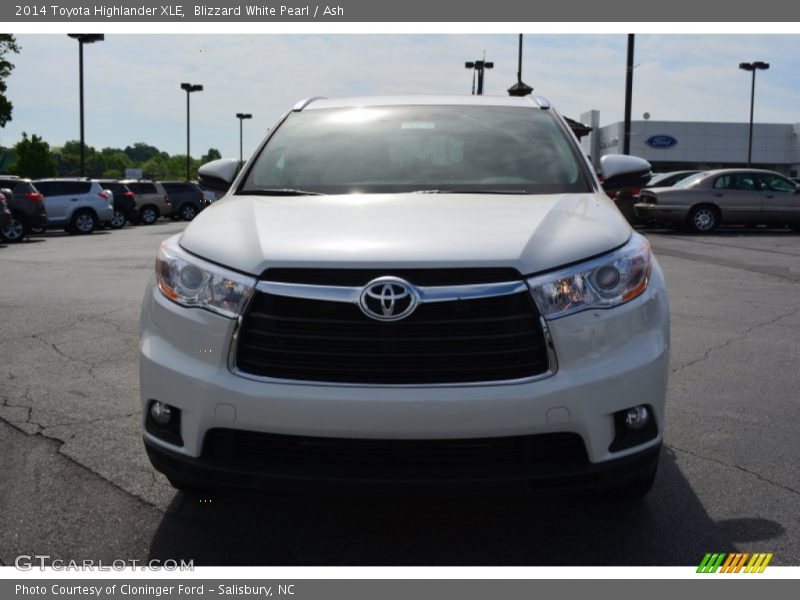 Blizzard White Pearl / Ash 2014 Toyota Highlander XLE