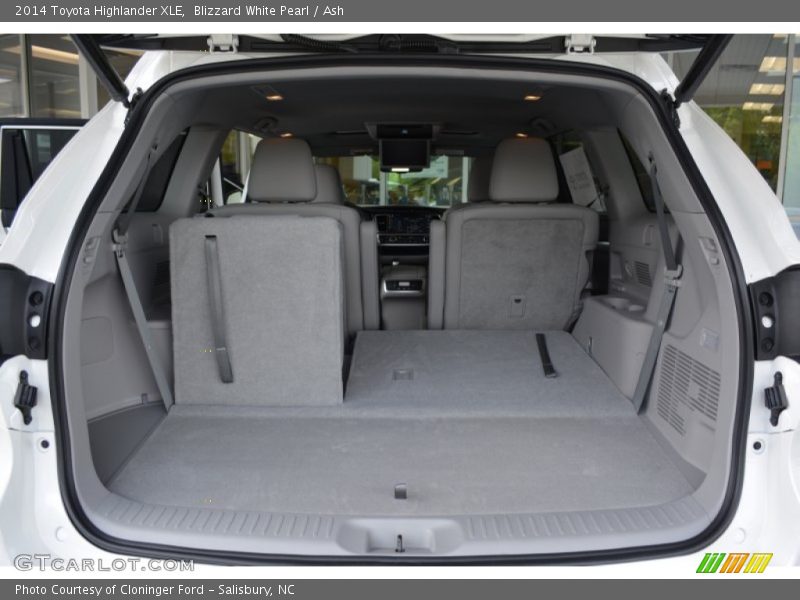 2014 Highlander XLE Trunk